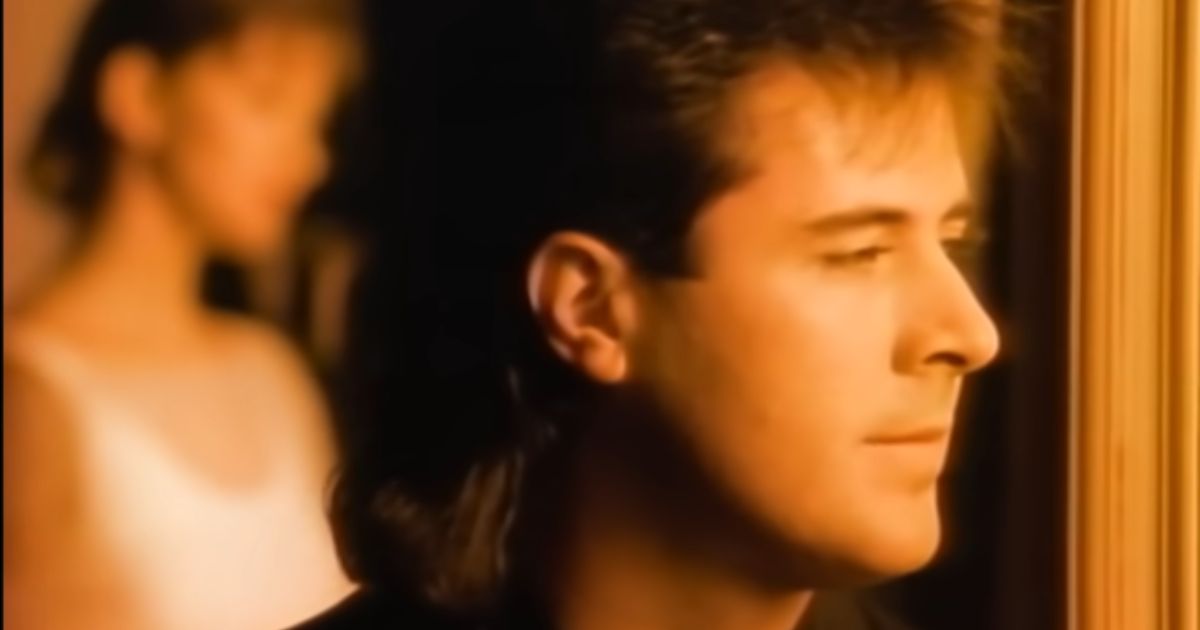 Vince Gill – When I Call Your Name