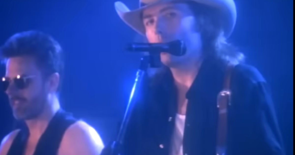Dwight Yoakam – Fast As You